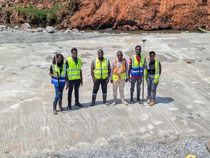 Mapkomp Surveyors team on site
